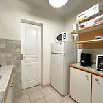 Hyeguy Pour 3 Personnes En Rez De Jardin Avec Piscine Commune A Giens 耶尔