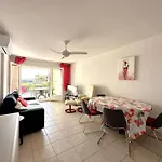 Hyeguy Pour 3 Personnes En Rez De Jardin Avec Piscine Commune A Giens 公寓 *