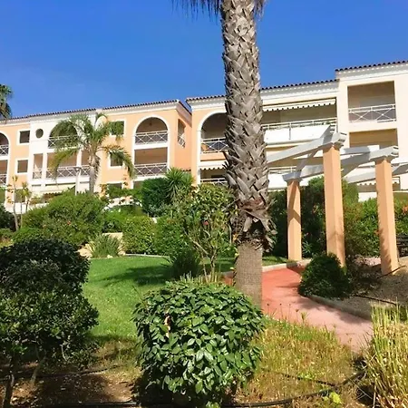 Hyeguy Pour 3 Personnes En Rez De Jardin Avec Piscine Commune A Giens Appartamento