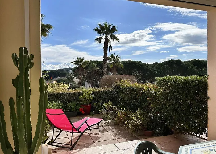 Апартаменти Hyeguy Pour 3 Personnes En Rez De Jardin Avec Piscine Commune A Giens *