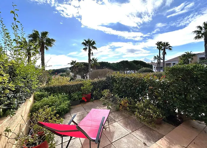 Апартаменти Hyeguy Pour 3 Personnes En Rez De Jardin Avec Piscine Commune A Giens